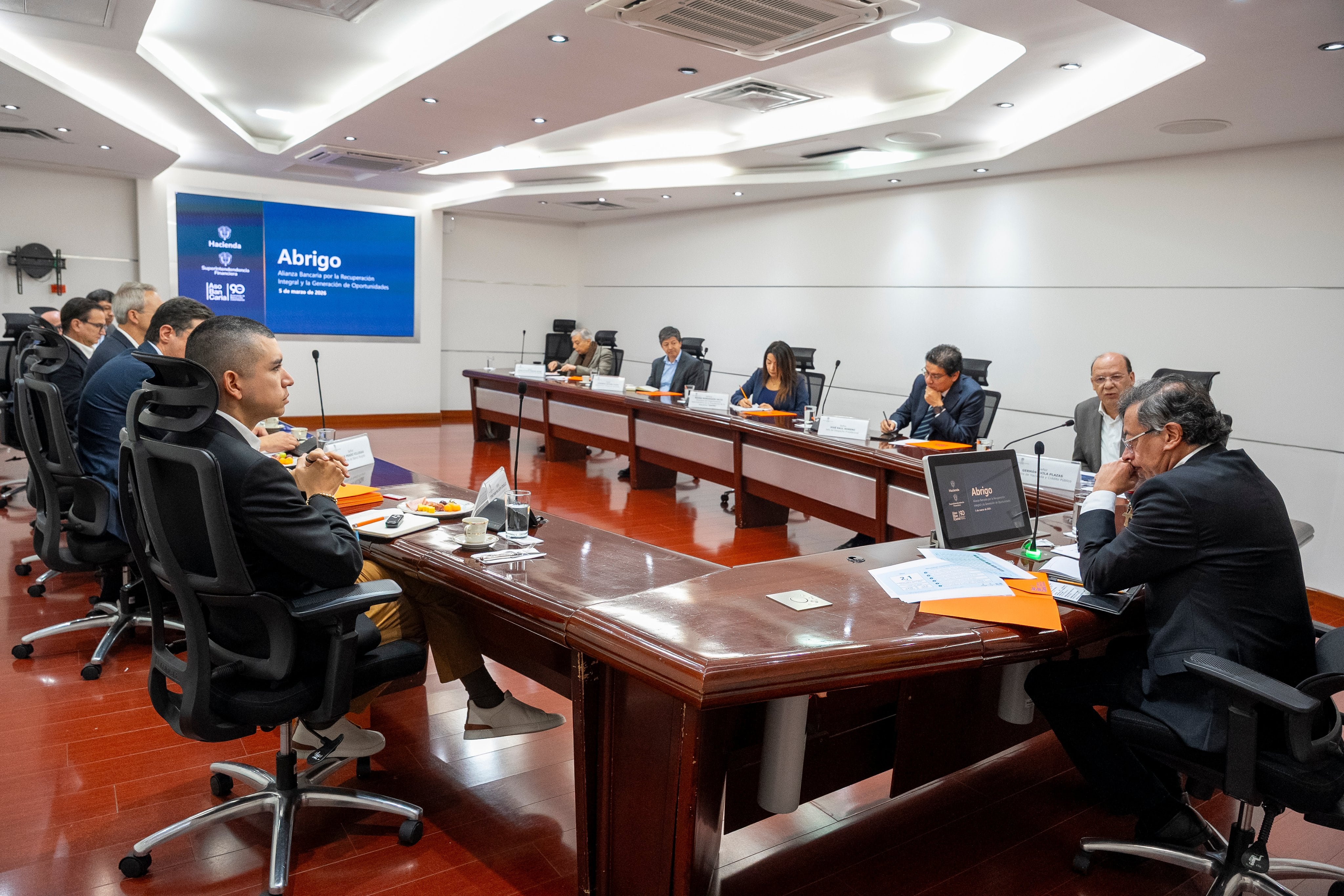 Reunión entre el presidente Gustavo Petro y los banqueros