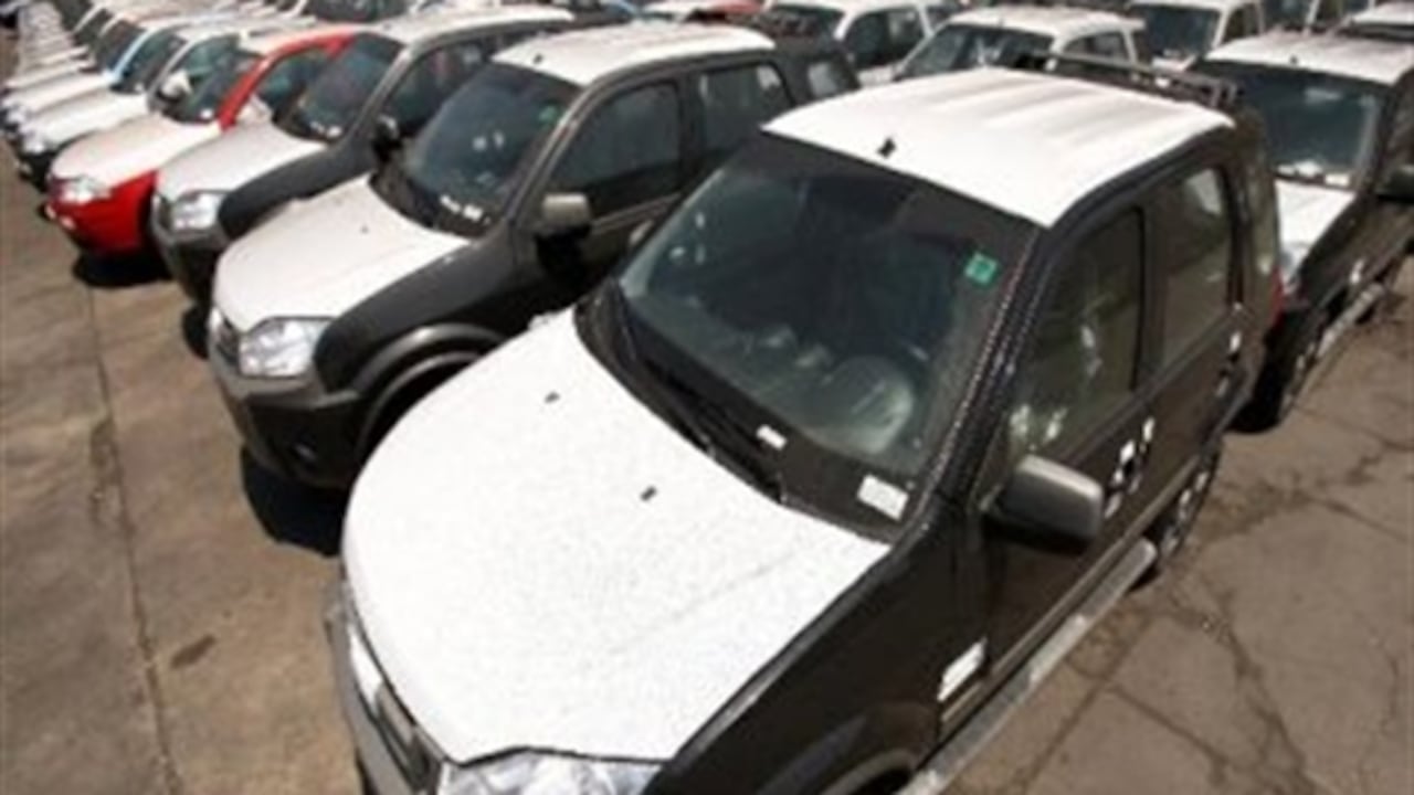 Durante el primer semestre del 2014 se han ensamblado en el país 6.161 vehículos, un 56% menos que en 2003 cuando, pese a un paro empresarial contra el Gobierno del entonces presidente Hugo Chávez que se mantuvo durante los tres primeros meses del año, la producción fue de 14.088 vehículos.