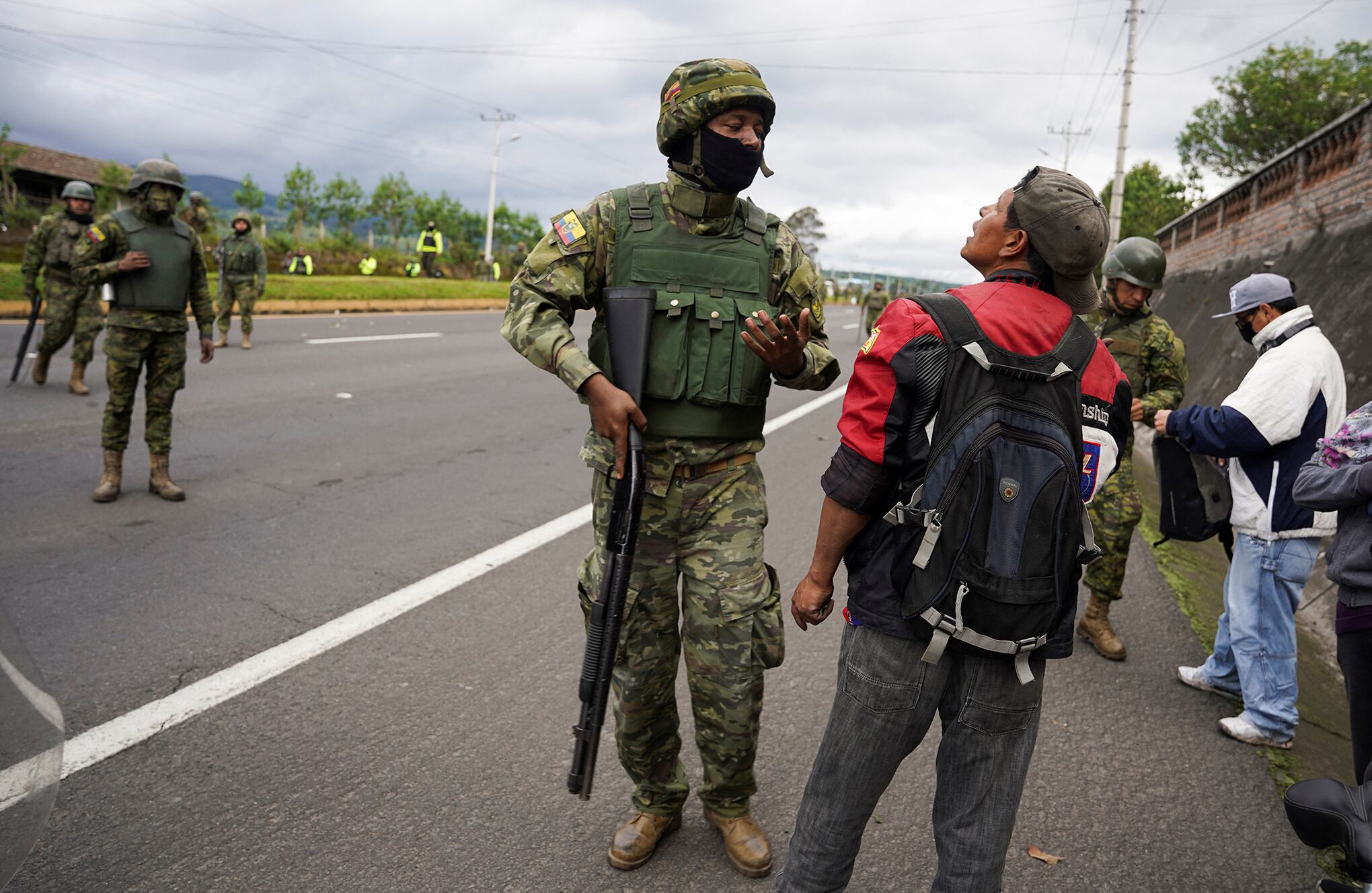 En imágenes : Miles de manifestantes indígenas de Ecuador marchan sobre la capital