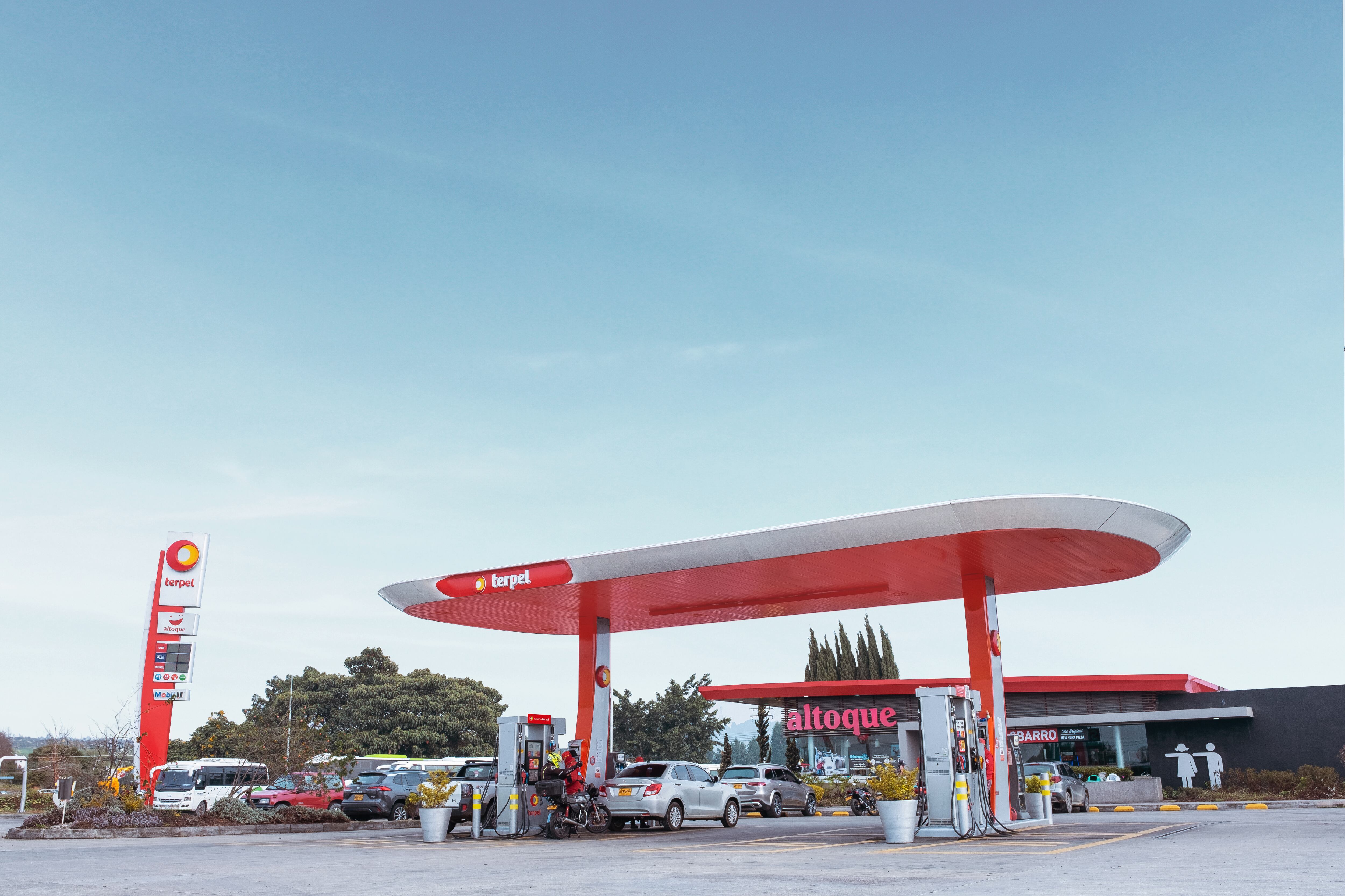 Las mermas de alimentos de las tiendas de conveniencia, Altoque son donadas a fundaciones que han beneficiado a más de 176.701 personas.