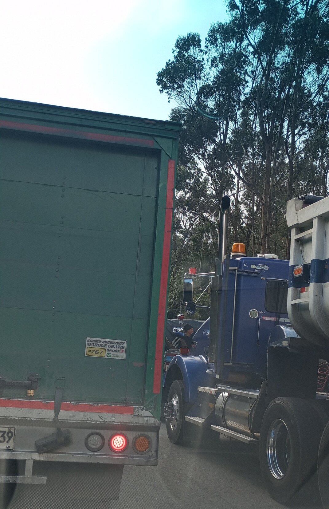 Permanece el tráfico lento en la vía al Llano