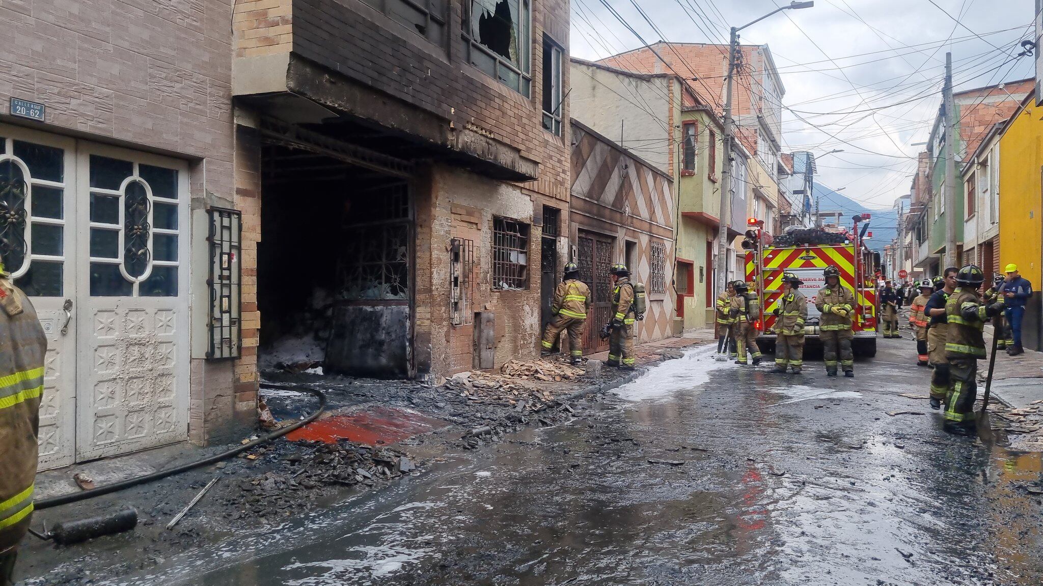 Así quedó la fábrica del incendio en San Antonio.