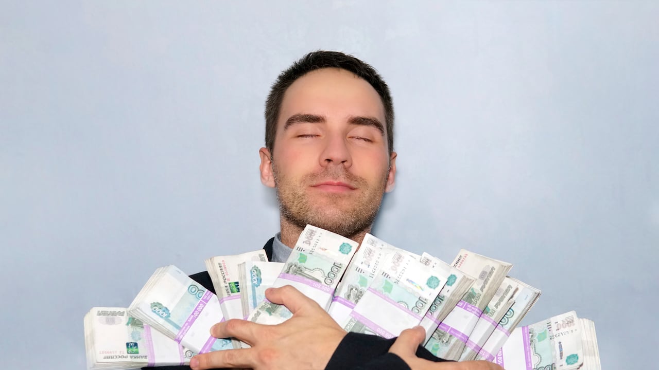 Las personas buscan volverse millonarias para mejorar su estilo de vida.