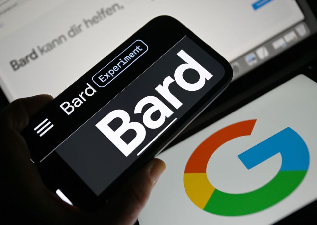 La nueva IA en español de Google, Bard, se introduce desafiando a ChatGPT y prometiendo una experiencia única.