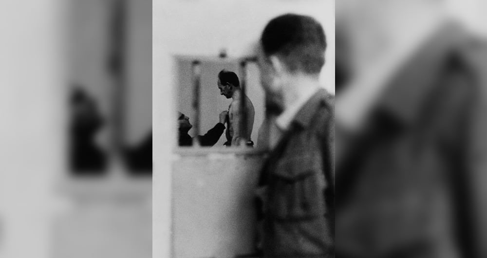 Adolf Eichmann en el examen médico antes del juicio el 12 de abril de 1961. (Foto de Keystone-France/Gamma-Keystone vía Getty Images)