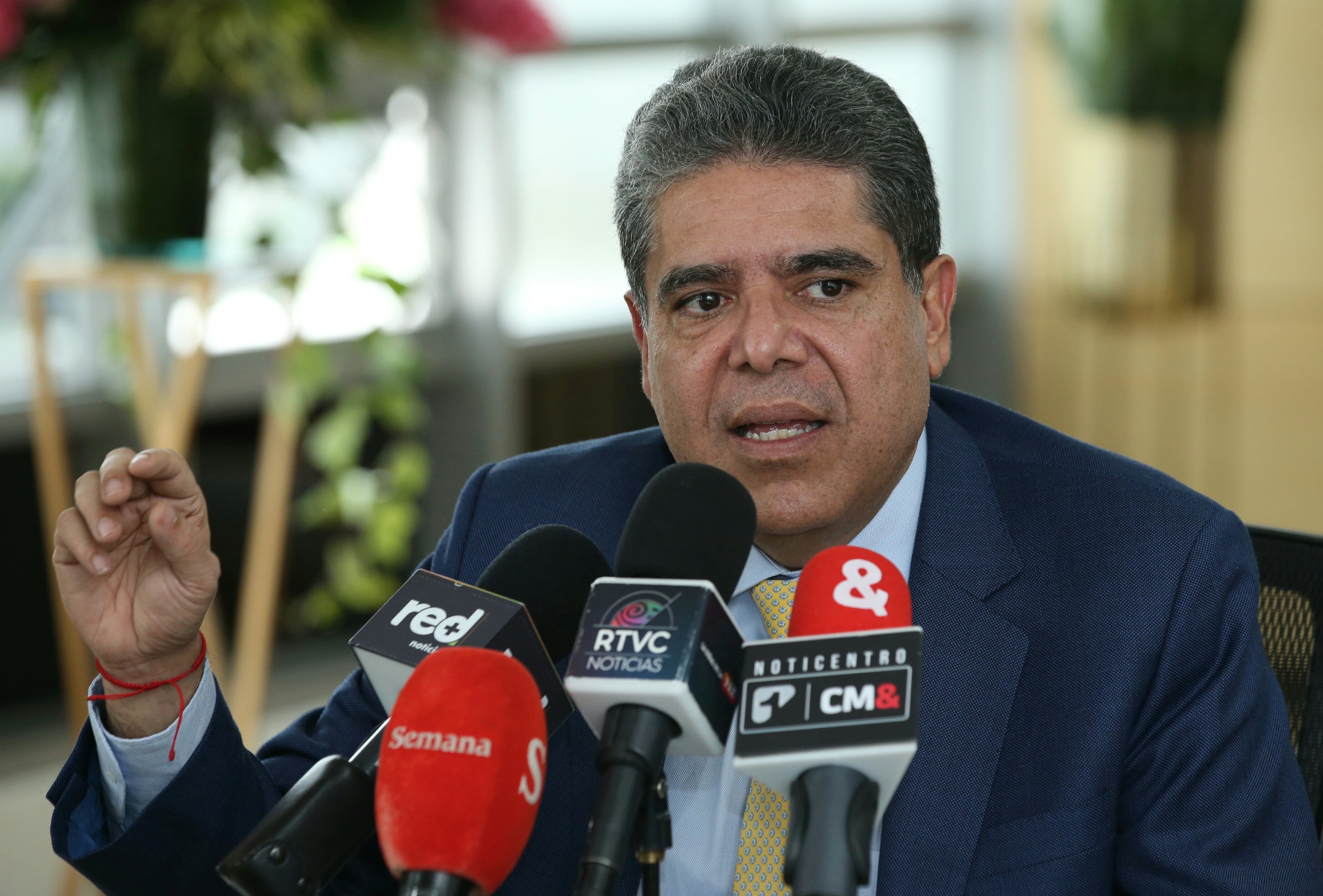 Carlos Hernán Rodríguez
Contralor