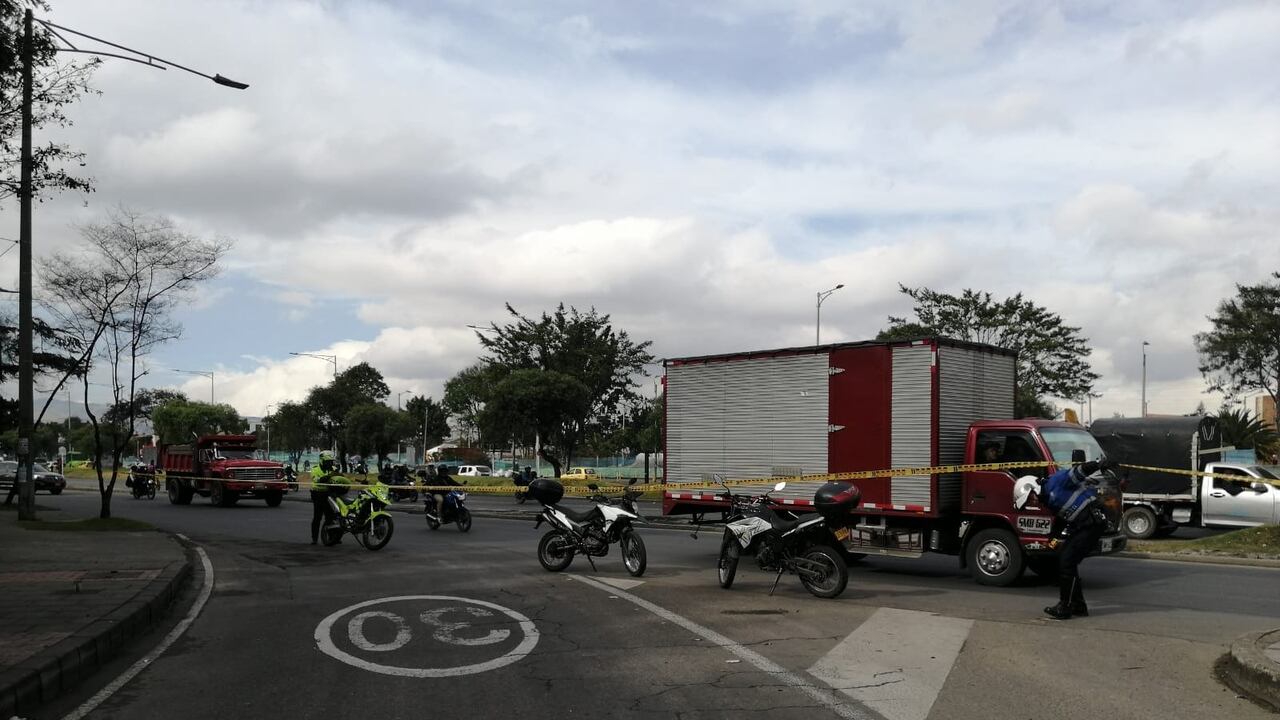 En el sitio se hizo presente una unidad de criminalística que realizó las labores de levantamiento del cadáver, mientras que se inició las investigaciones para tratar de determinar responsabilidades.