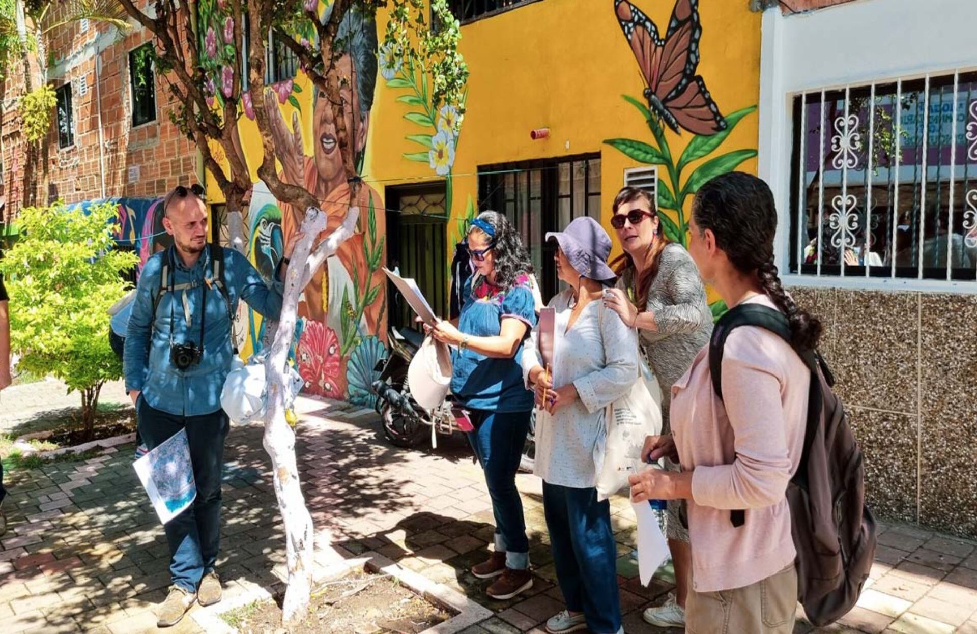 Habitantes del barrio Moravia participan en actividades para el cuidado y preservación de su centro cultural