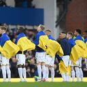 La Premier Legue rindió sentido homenaje a Ucrania por la grave situación.