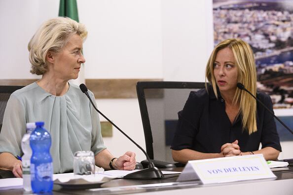 Ursula Von Der Leyen, presidenta de la Comisión Europea, Giorgia Meloni, primera ministra italiana.