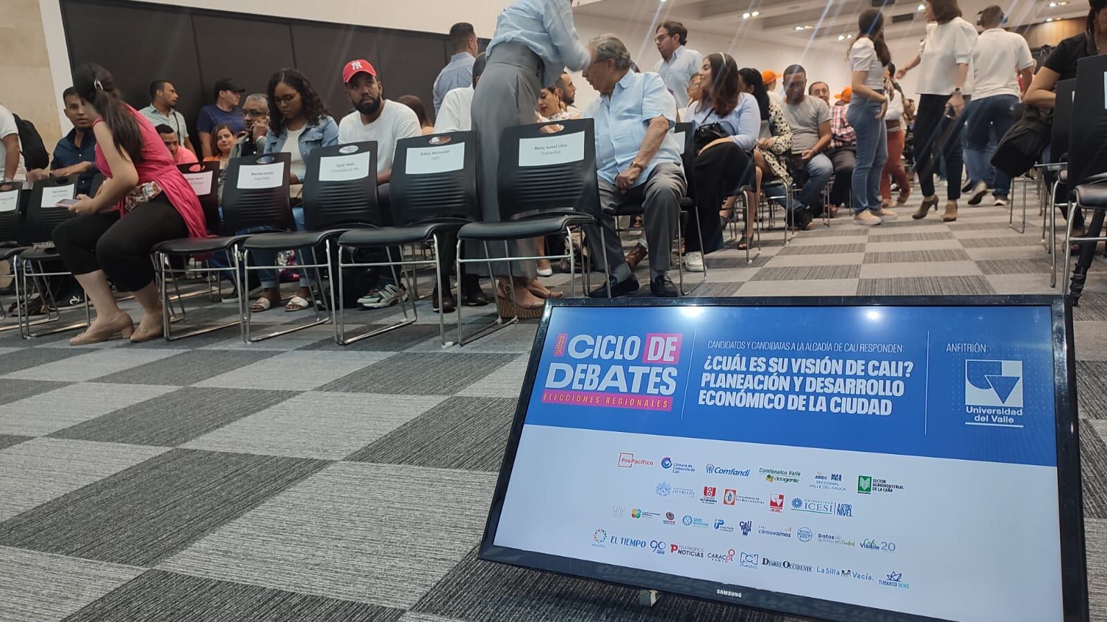 El evento fue transmitido por las plataformas digitales de la institución universitaria.