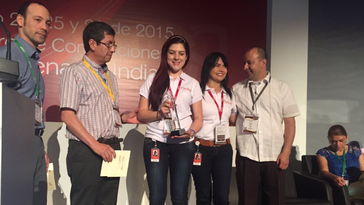 Yulieth Porras Osorio, gerente general de Empresa de Energía de Pereira, al momento de recibir el galardón en Cartagena.