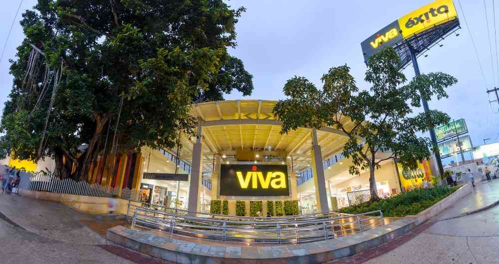 Los centros comerciales operarán con restricciones.