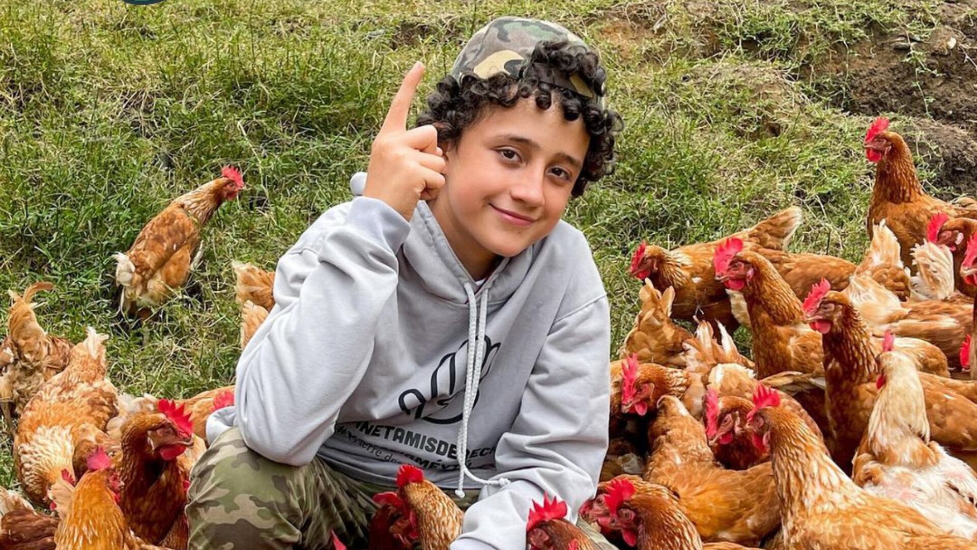 A Carlos Alberto Díaz lo llaman ‘el Borrego’ porque cuando se encontraba viendo televisión con su hermano Andrés, apareció uno. “Mi hermano me dijo que yo tenía el pelo así. Desde entonces me empezaron a llamar el Borrego”.