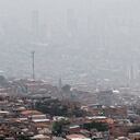 La mala calidad de aire en Medellín motivó a las autoridades a endurecer las medidas contra los propietarios de vehículos e industrias. Foto: archivo/Semana.