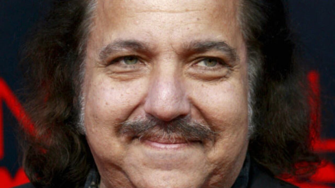 Ron Jeremy condujo hasta el centro hospitalario al sufrir fuertes dolores en el pecho.
