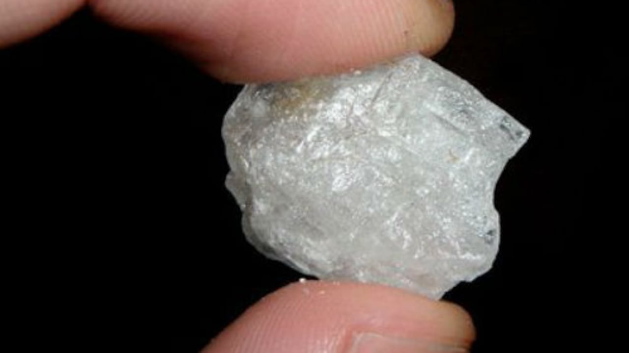 8) Metanfetaminas: Una de las drogas más populares entre los adolescentes, produce euforia y se paga por un gramo de esta, hasta US$120.