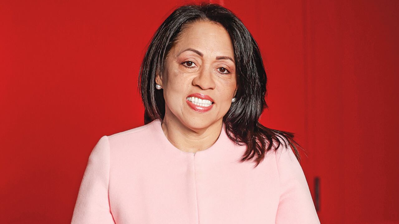 Marelen Castillo no tiene partido político y se convertirá en la figura de la oposición en el Congreso tras la renuncia de Rodolfo Hernández.