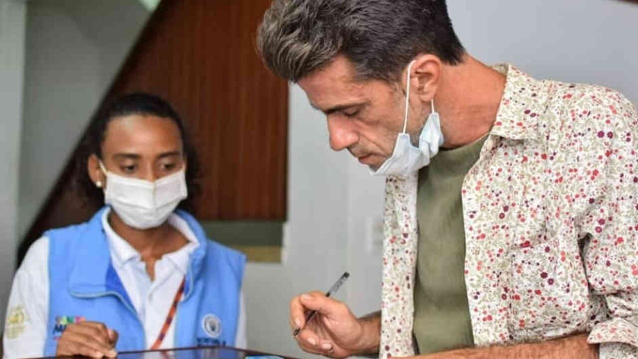 Su historia se conoció este lunes y conmovió a muchos, no solo en Colombia sino en España, su país de origen y donde varias personas, a través de grupos en redes sociales, han manifestado su intención de colaborar en la ubicación de sus familiares.