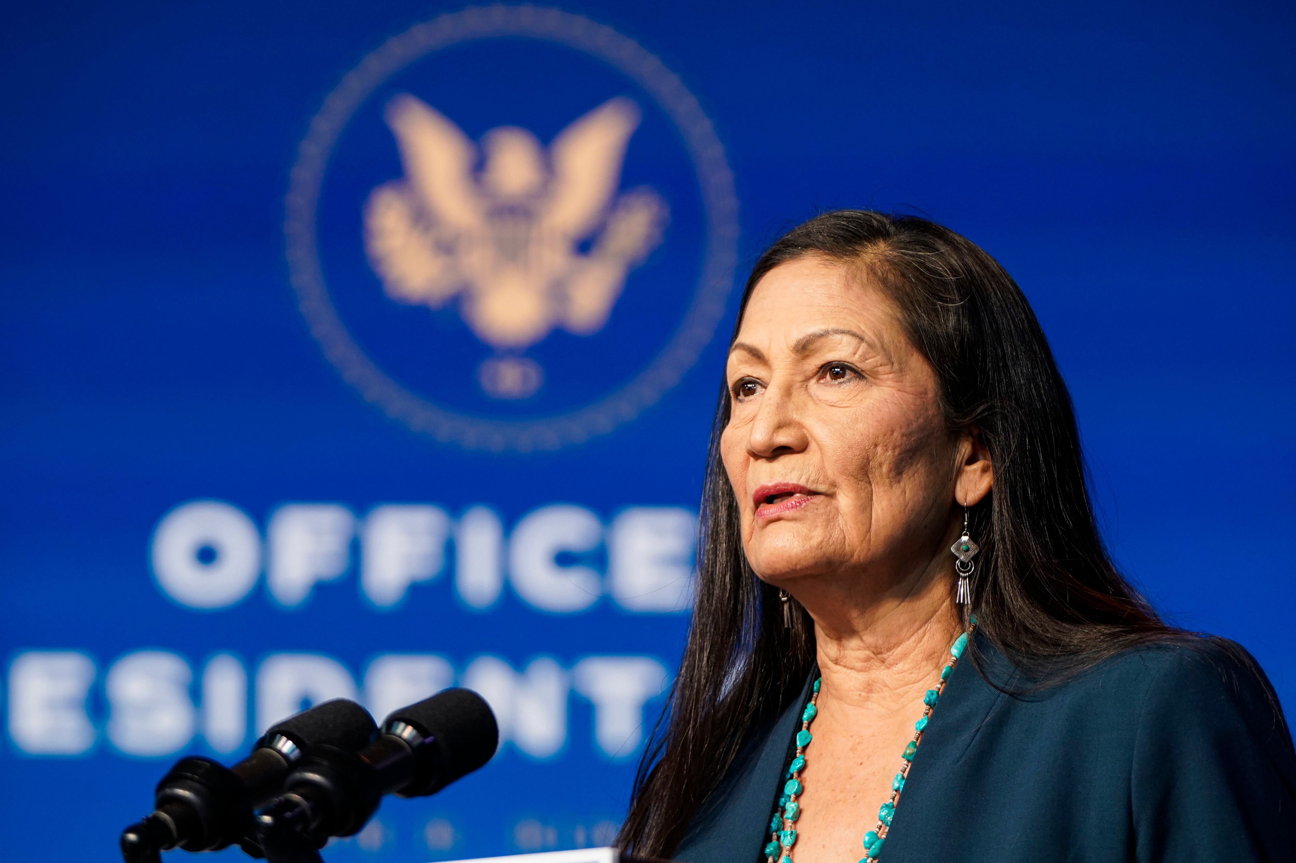 La secretaria del Interior de los Estados Unidos, Deb Haaland.