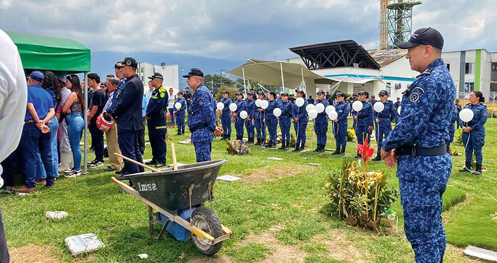    Los hombres de la guardia del Inpec se convirtieron en objetivo de los jefes de las bandas criminales que buscan presionar negociaciones con el Gobierno.