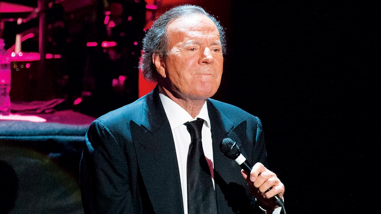 Julio Iglesias.