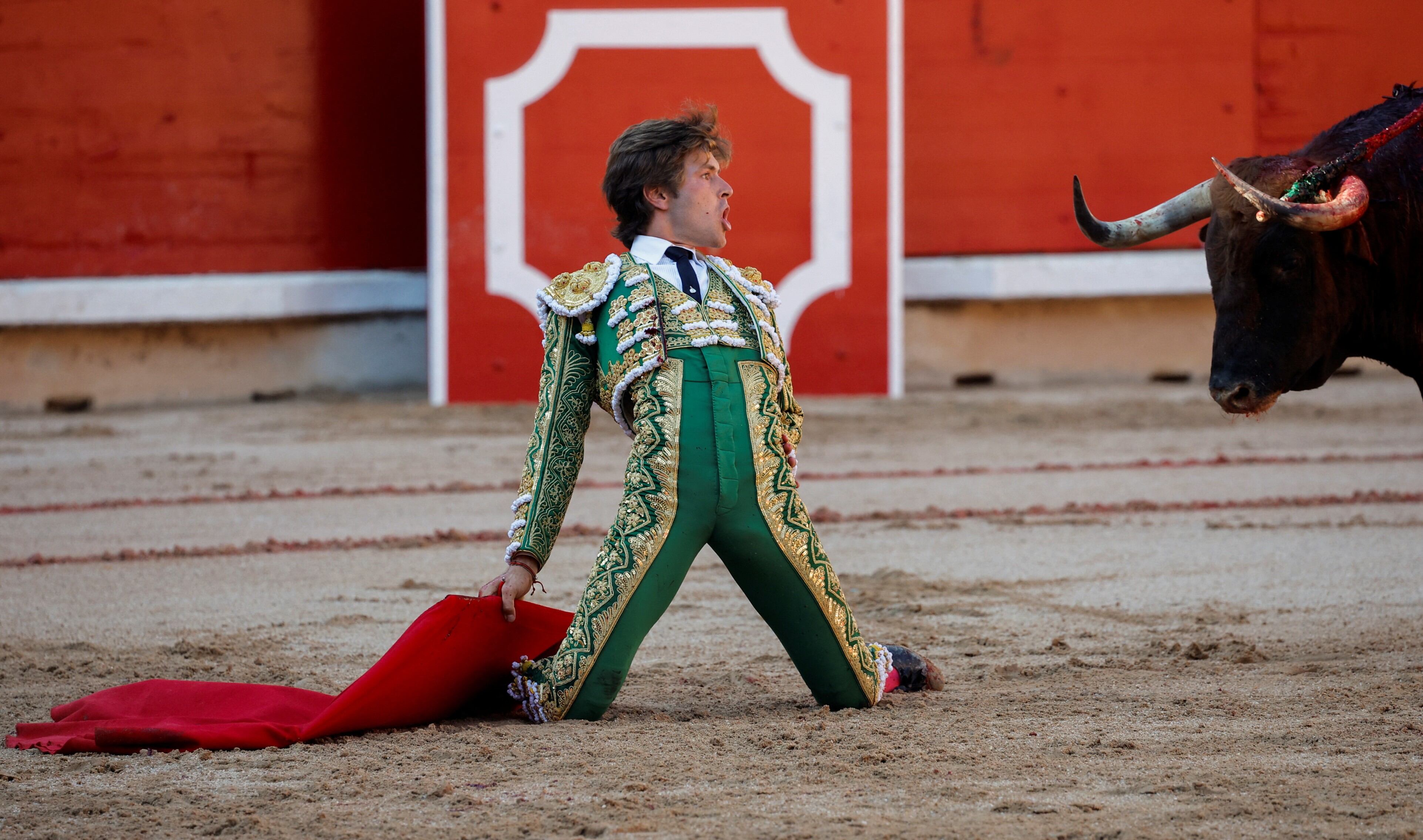 11 de julio de 2022. El torero francés Juan Leal ante el toro Aviador, número 92, 520 Kilos. Ganadería: Cebada Gago. Pamplona, plaza de toros La Misericordia.