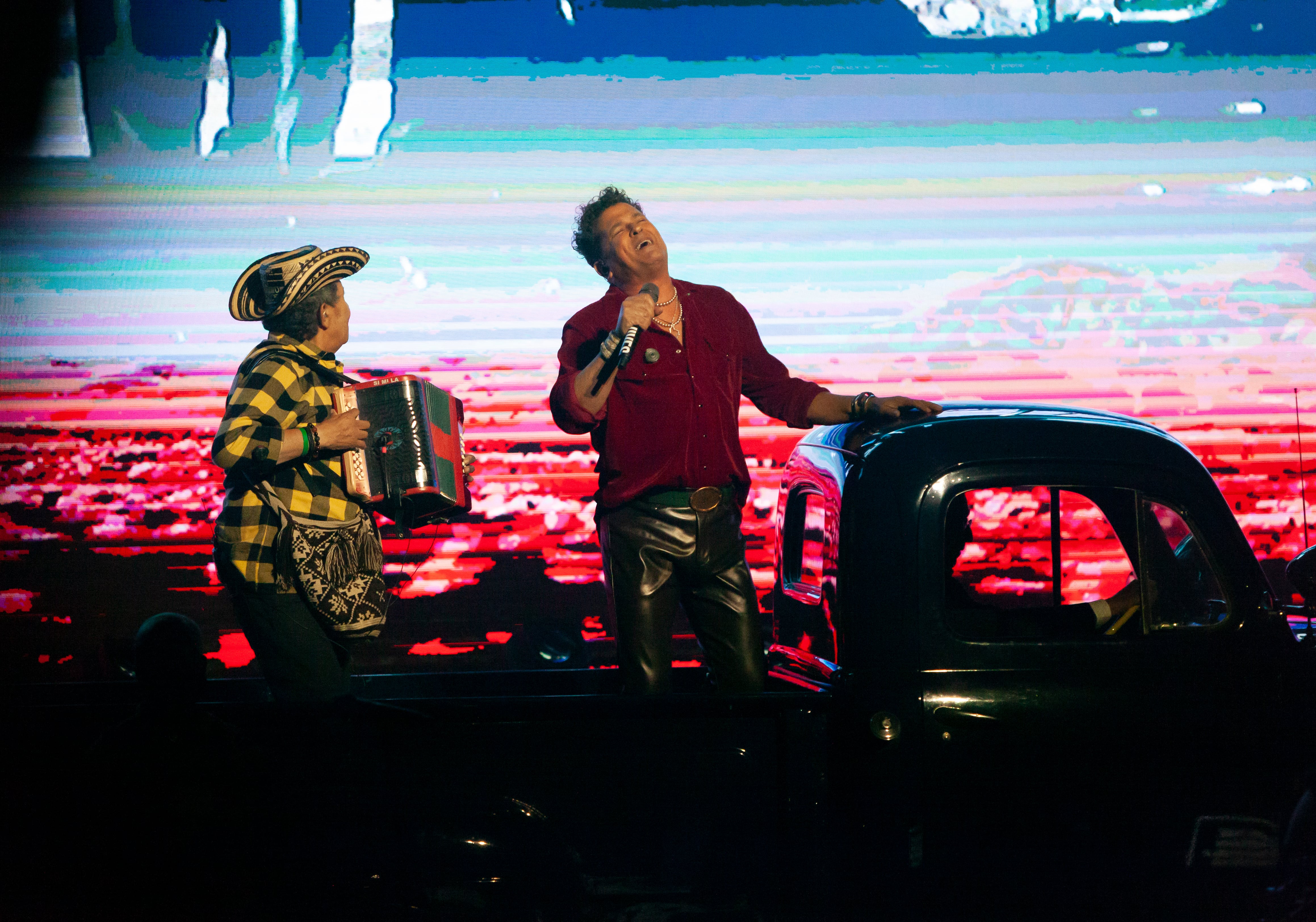 Carlos Vives con el maestro Egidio Cuadrado (acordeonero)