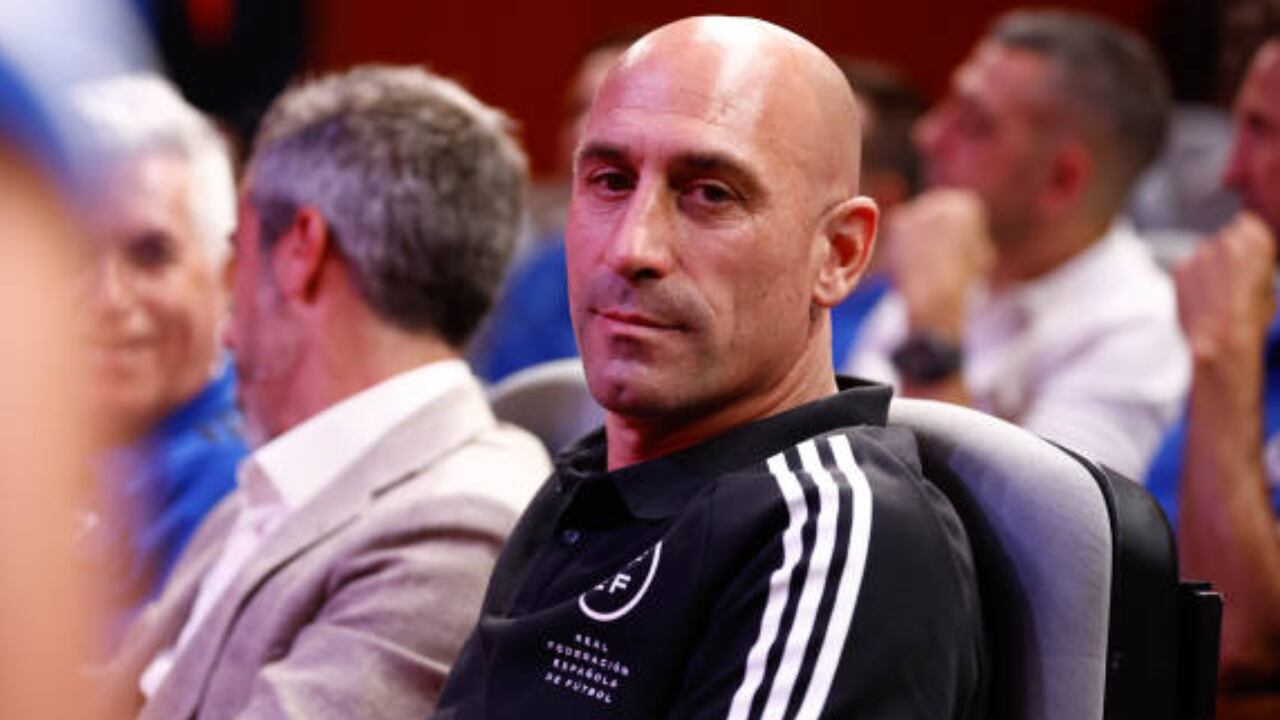 Luis Rubiales, señalado por un polémico beso a una jugadora de España en el Mundial Femenino 2023