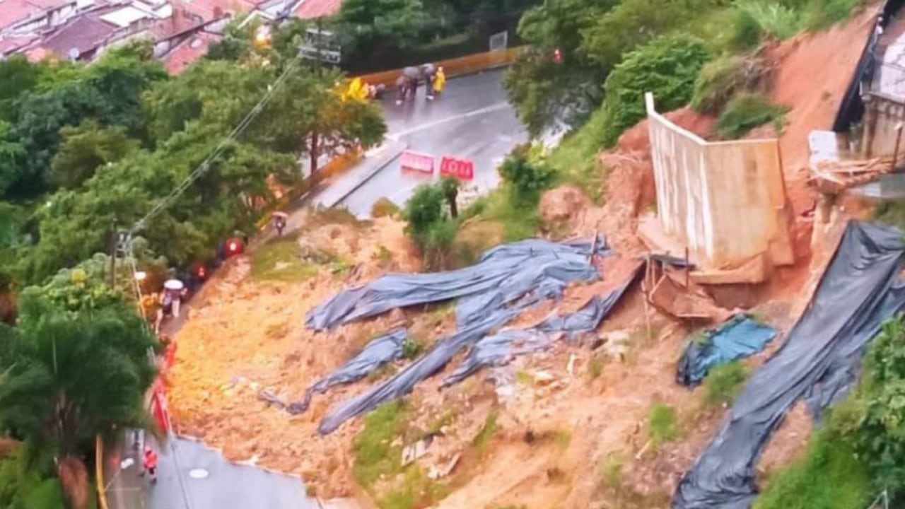Deslizamiento de tierra en Medellín, cerca de 200 personas tuvieron que evacuar los hogares de manera temporal.