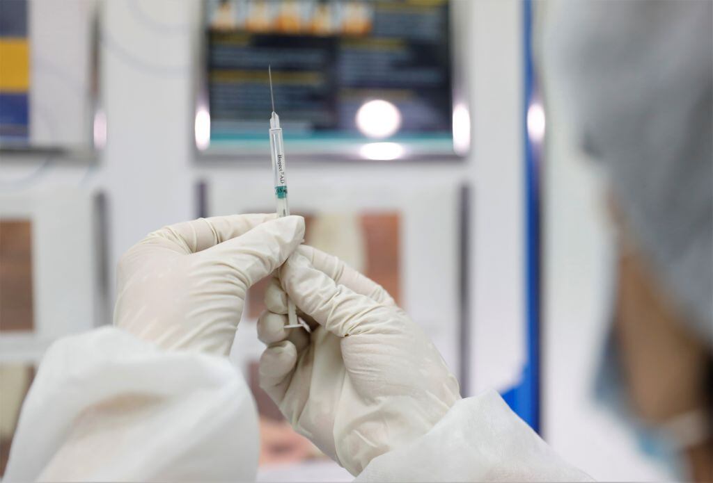 Ya se han aplicado más de 100 millones de vacunas de coronavirus en el mundo