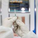 Ya se han aplicado más de 100 millones de vacunas de coronavirus en el mundo