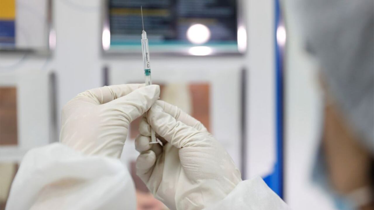 Ya se han aplicado más de 100 millones de vacunas de coronavirus en el mundo