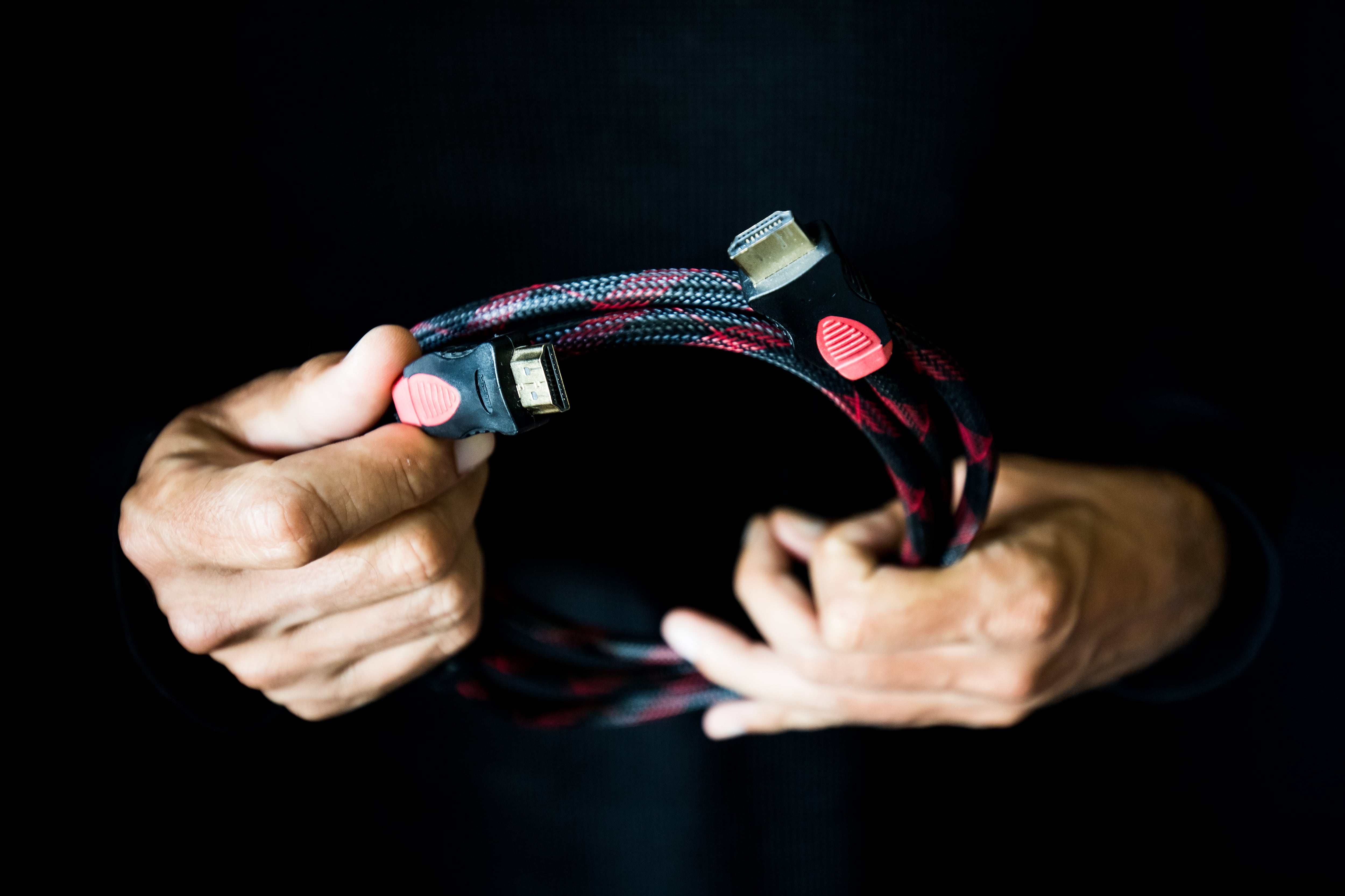 Imagen de referencia de un cable con el filtro de ferrita.