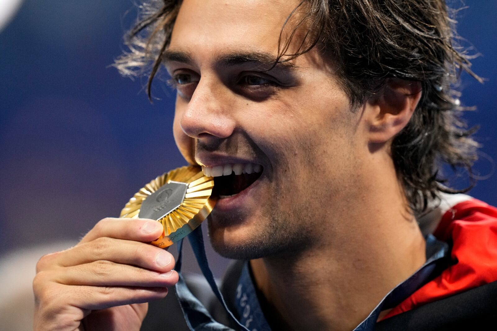 Thomas Ceccon ganó medalla de oro en los Olímpicos 2024.