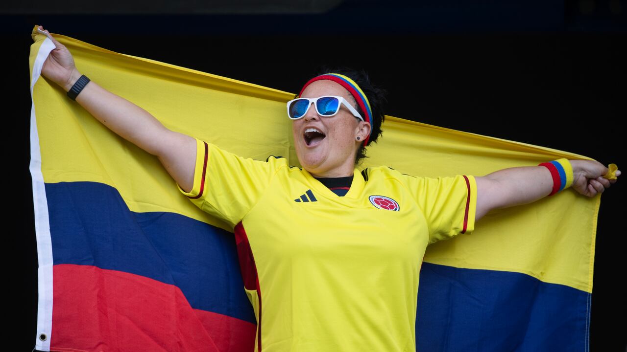 Hinchada colombiana en el partido Colombia vs Corea del Sur