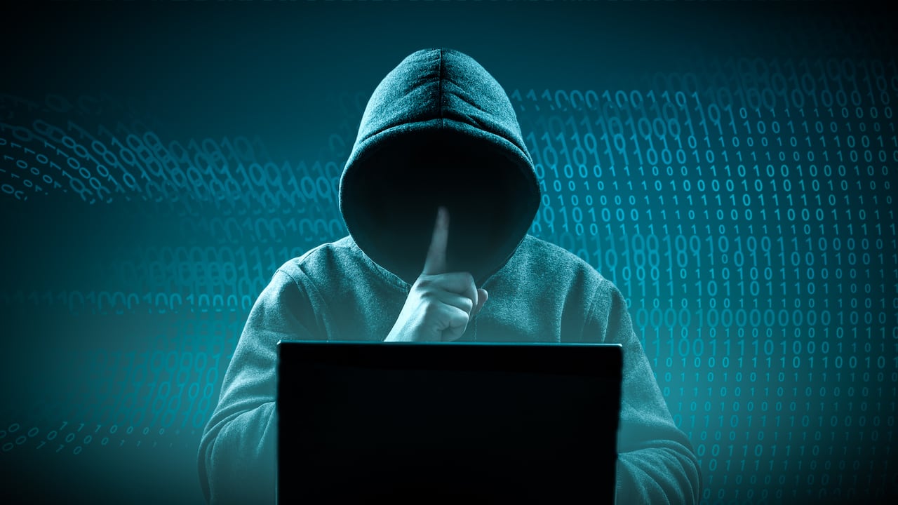 Cuentas digitales olvidadas son usadas para vaciar fondos y vender datos en la 'dark web'.