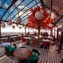 Astoria Rooftop abrió en Bogotá en la zona T, en plena reactivación de los bares y restaurantes, tras la llegada de la pandemia.