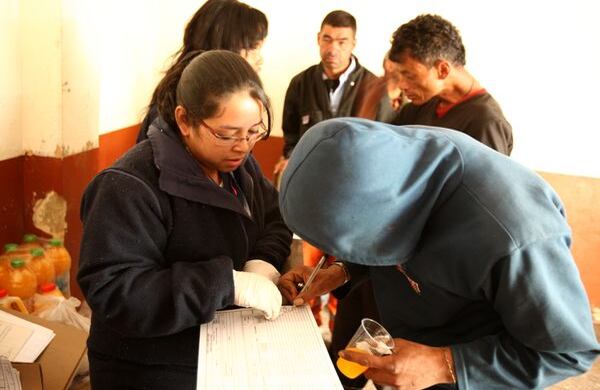 Además de atención médica los habitantes recibieron alimentación.