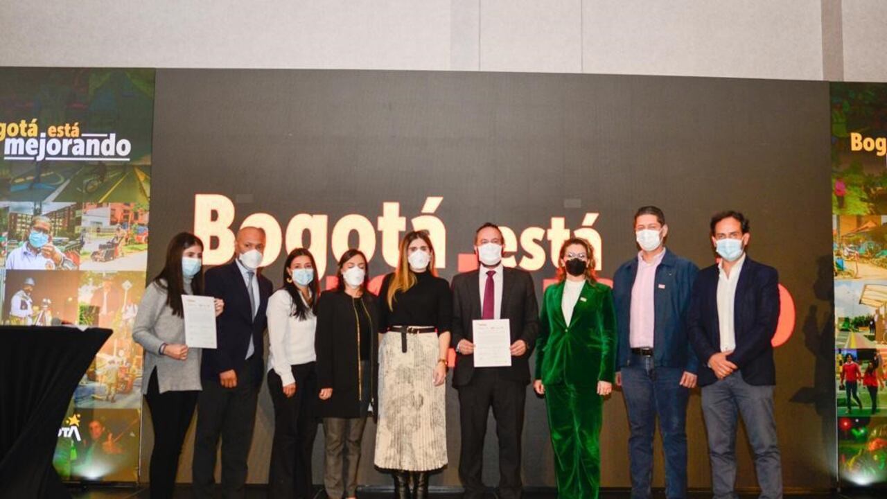 Empresas del sector privado firmaron un pacto con Bogotá para implementar estrategias de promoción de movilidad sostenible.