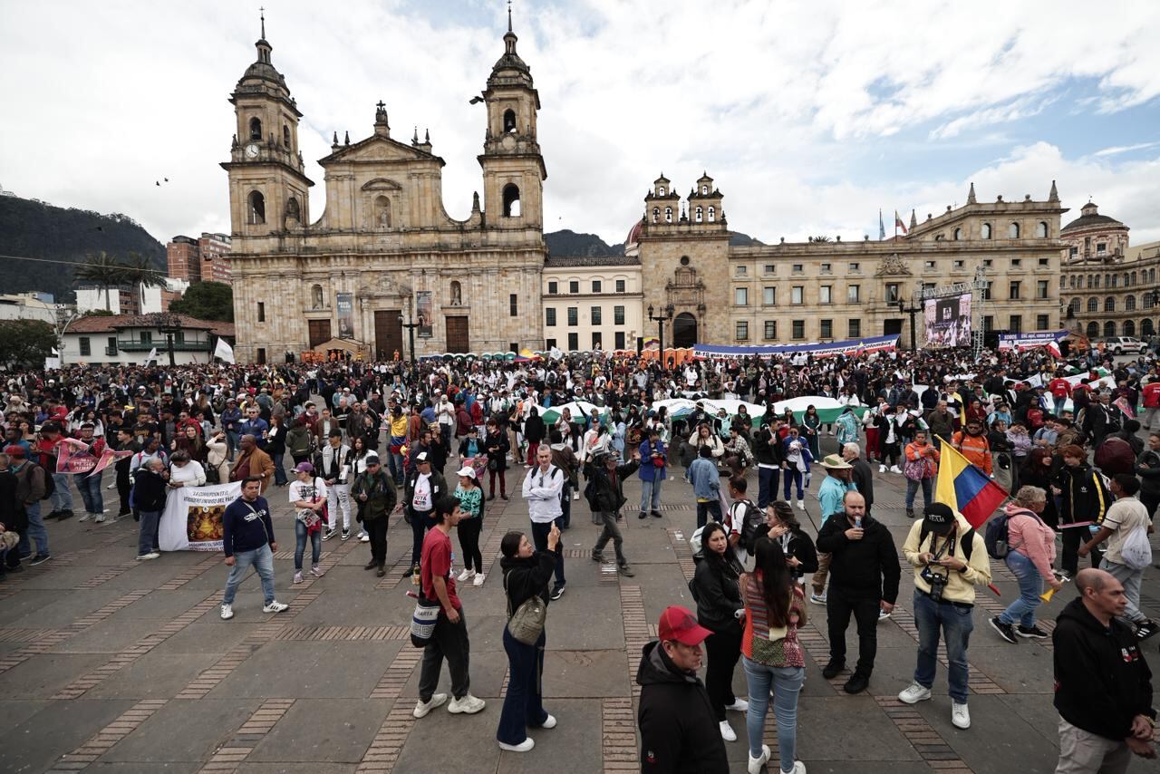Marcha por la defensa del salario mínimo vital.
Apoyo al Presidente Gustavo Petro