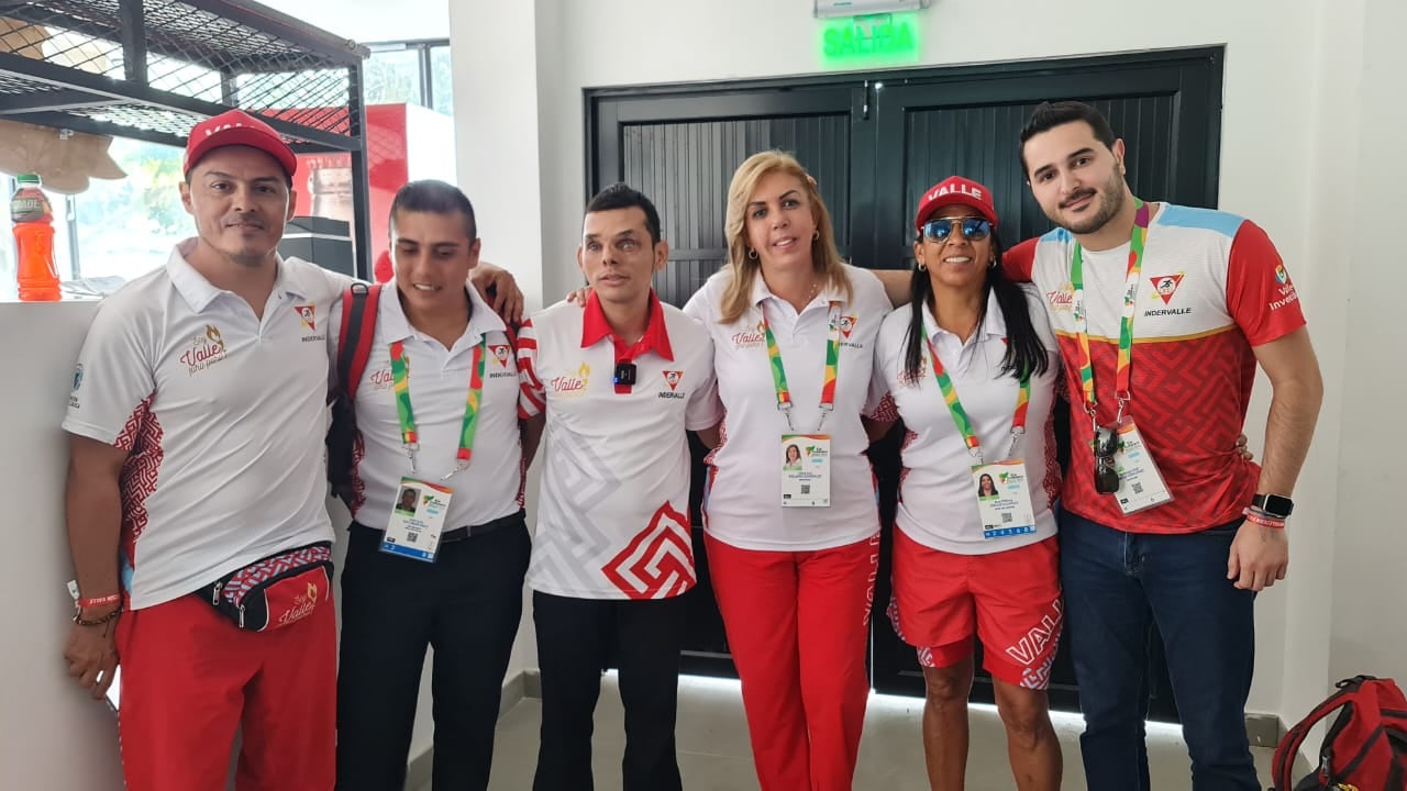 La gobernadora acompaña a la delegación en los Juegos Paranacionales.