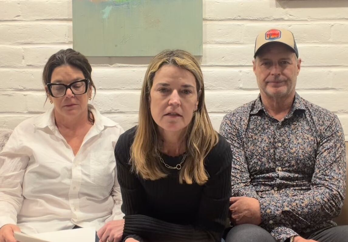 Periodista pide prueba de vida, tras el secuestro de su madre de 84 años.