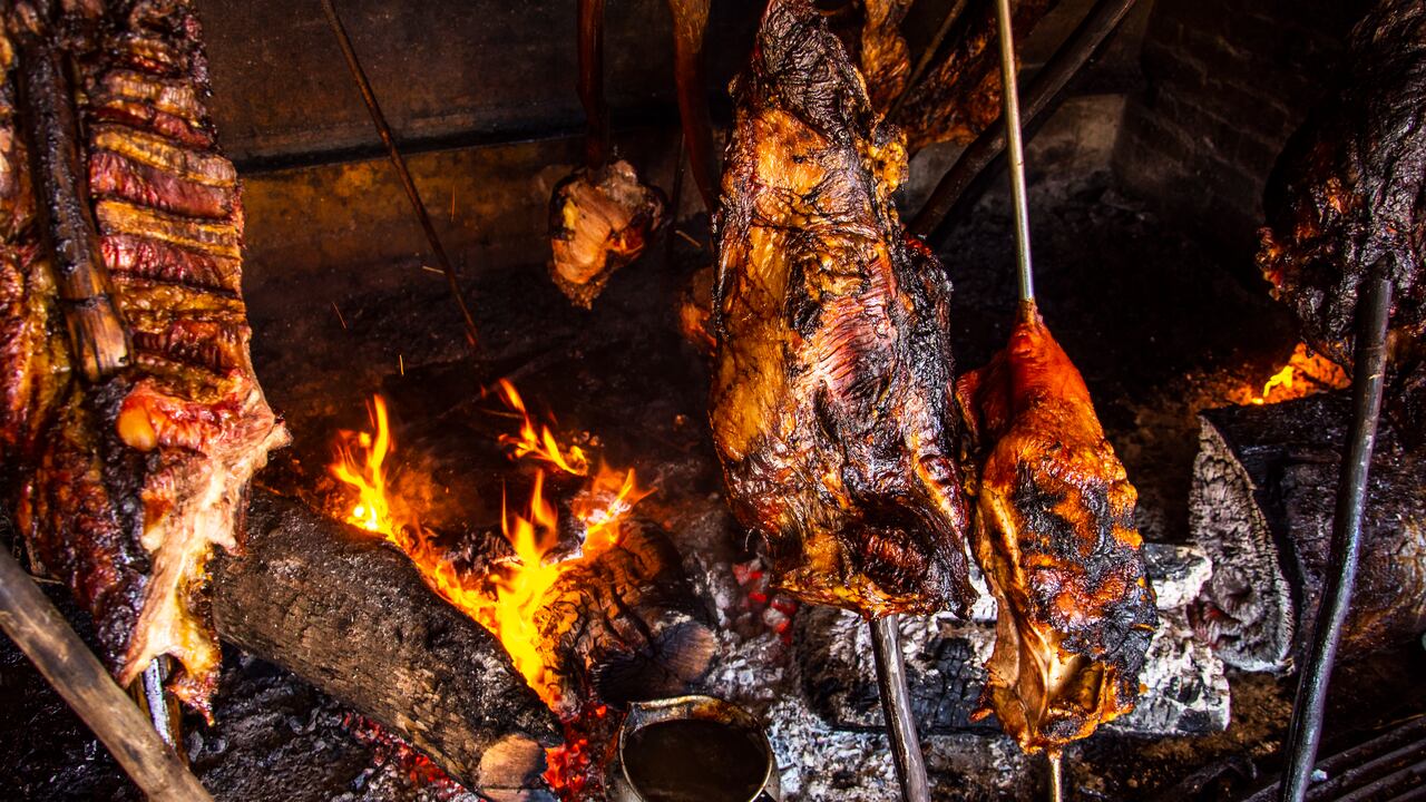La ternera a la mamoma es uno de los platos típicos de este municipio.
