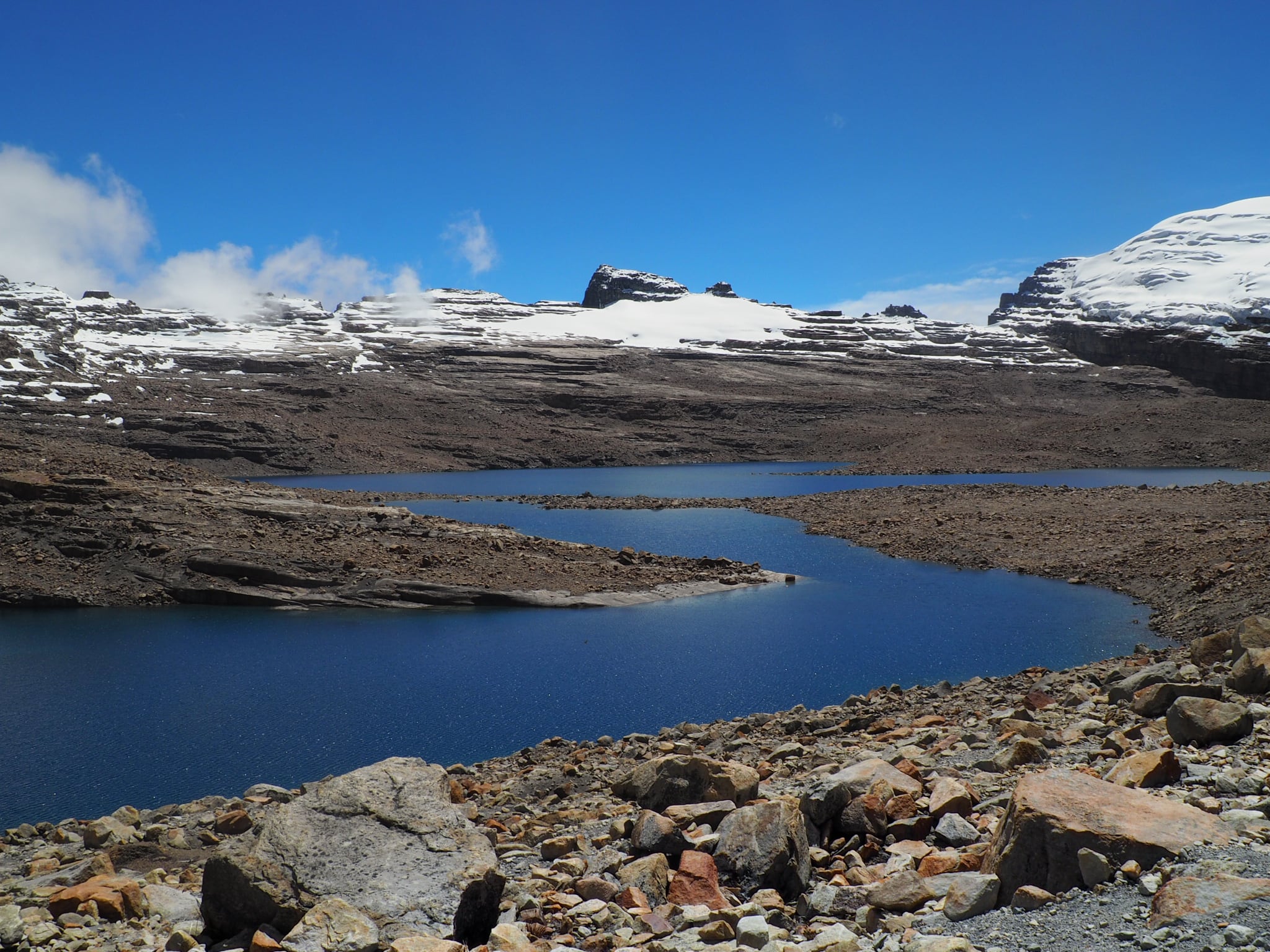 Más 300.000 hectáreas conforman el Parque Nacional Natural el Cocuy, un templo de agua que tiene más de 80 quebradas y ríos, como el Casanare, Playón y Mundo Nuevo; y alrededor de 150 lagunas como la de La Plaza, Avellanal y la Grande de la Sierra, que se destaca por su llamativo color y por sus más de 35 hectáreas de extensión. Estas se alimentan de la Sierra Nevada del Cocuy, el glaciar más grande de Colombia y la masa continua de nieve más grande al norte del continente.