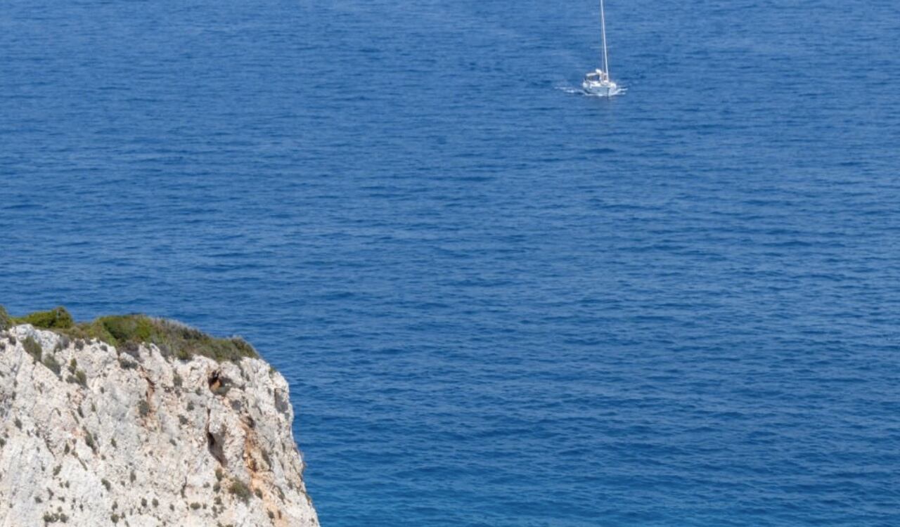 Las aguas azules del Mar Mediterráneo se han convertido en cementerio de varios migrantes