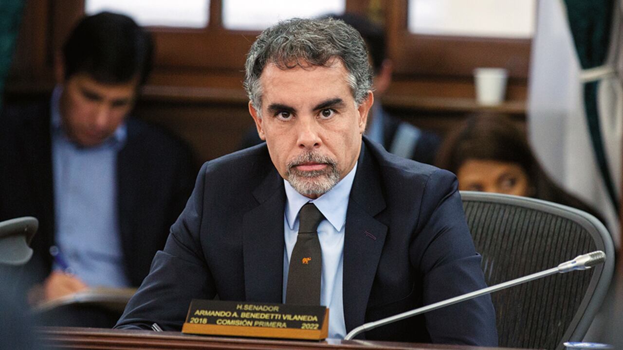 Armando Benedetti está involucrado en un caso de corrupción.