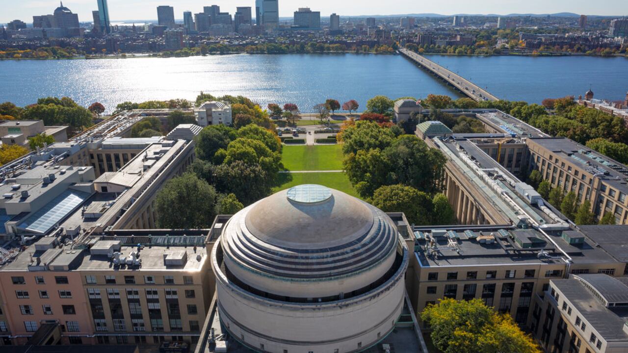 Massachusetts Institute of Technology - Página oficial del MIT