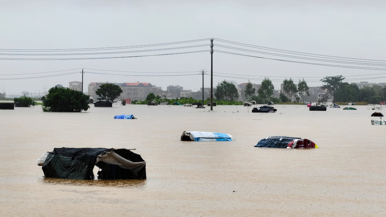 Más de 50.000 personas fueron evacuadas por las inundaciones en la región china de Guangxi.