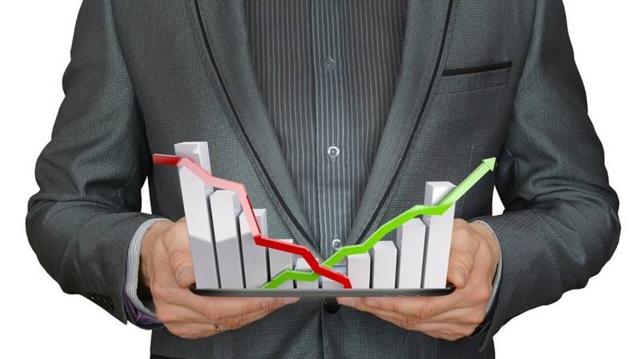 10. Los contadores, responsables de verificar las finanzas de una compañía - Salario base: US$60.249 - Bonificación: US$3.037 - Porcentaje que obtiene su bonificación: 52% - Salario promedio: US$63.285